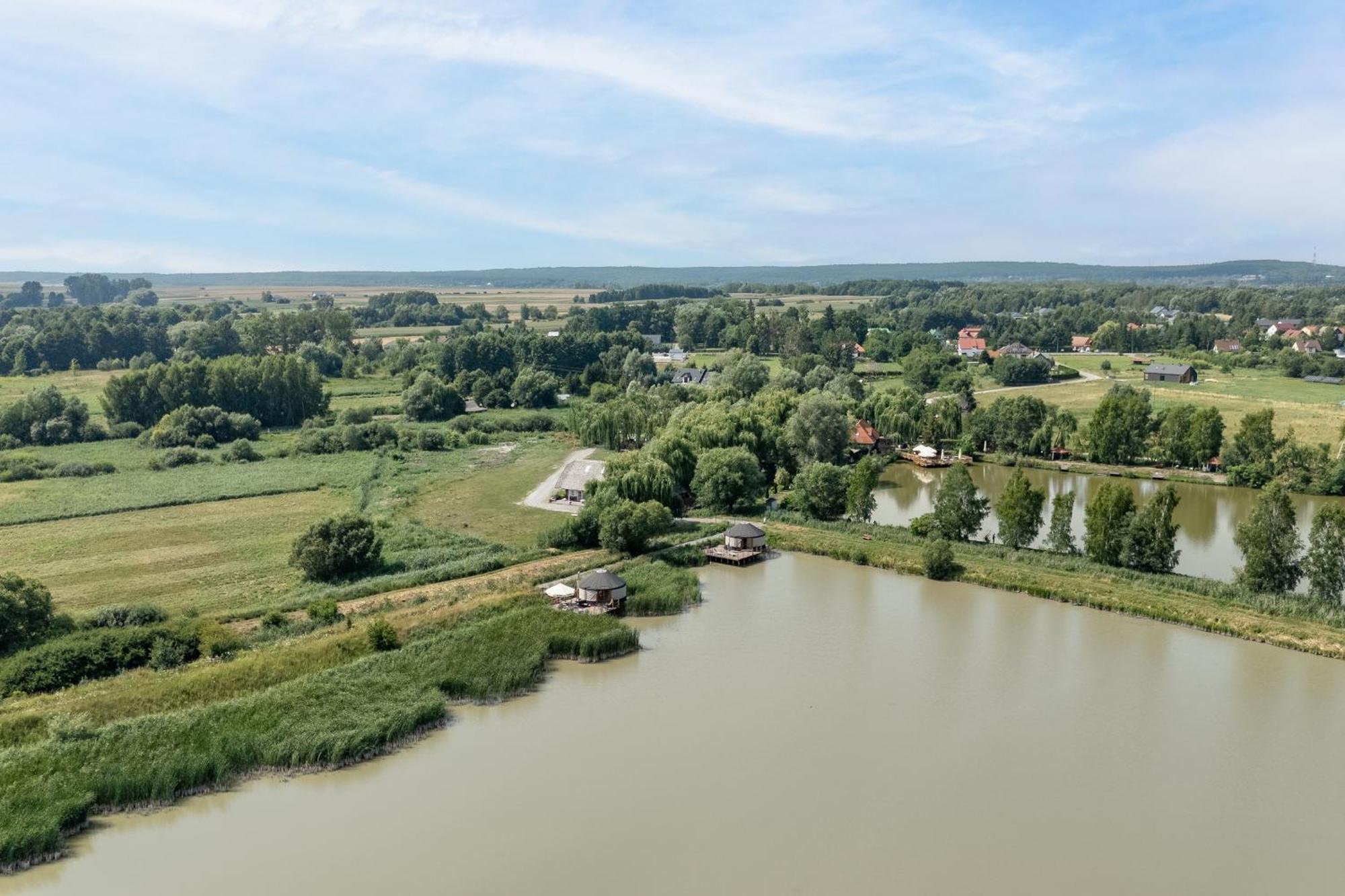 Chatka Pradziadka I Jurty Na Wodzie Pokrowka Exterior photo