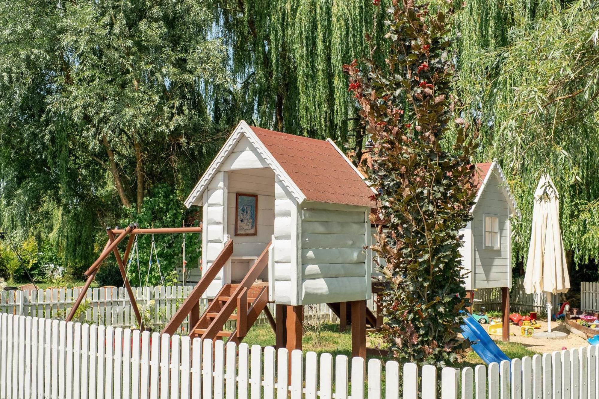 Chatka Pradziadka I Jurty Na Wodzie Pokrowka Exterior photo